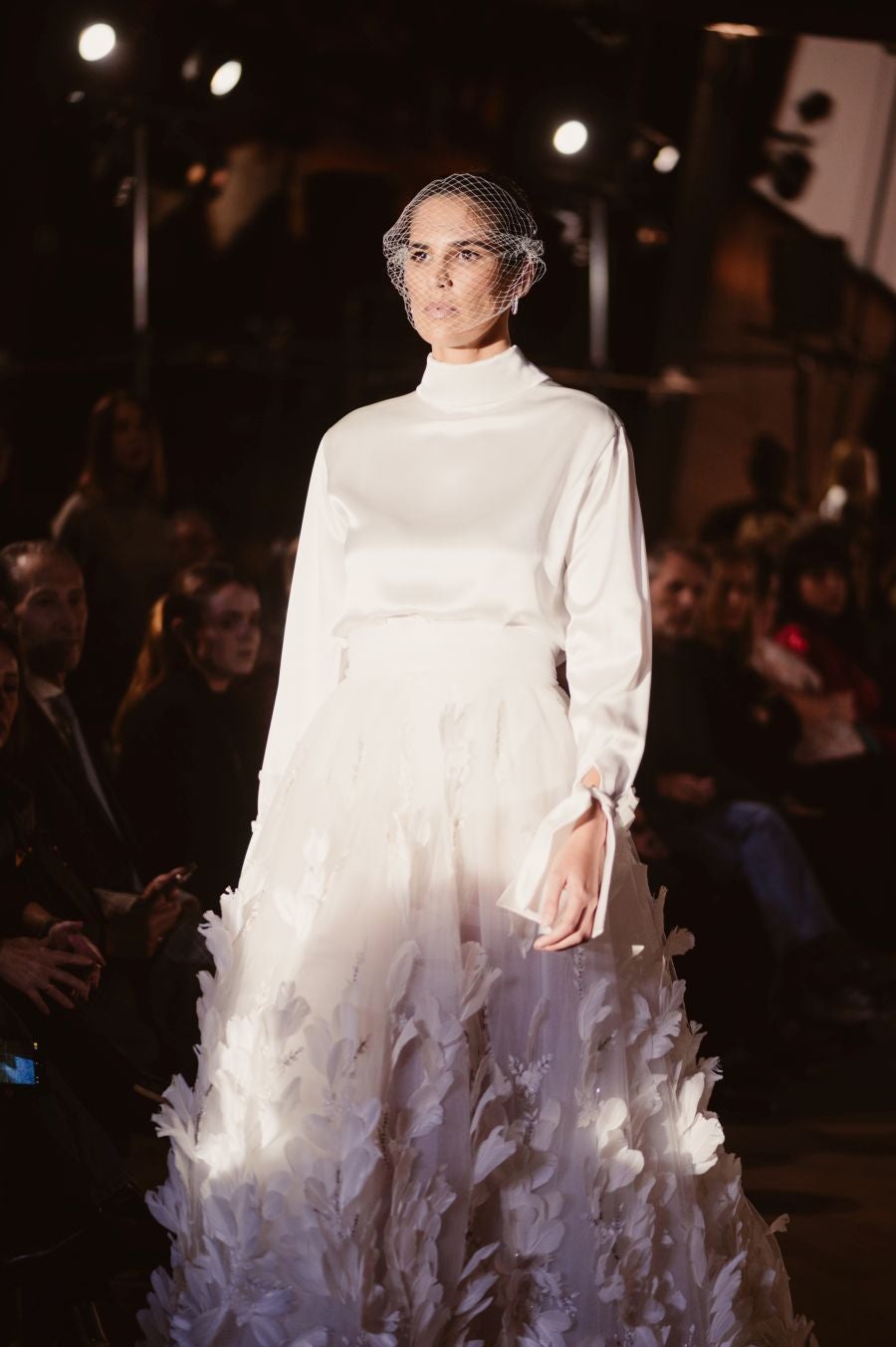 Arquitectura y poesía en el desfile de CLARO Couture