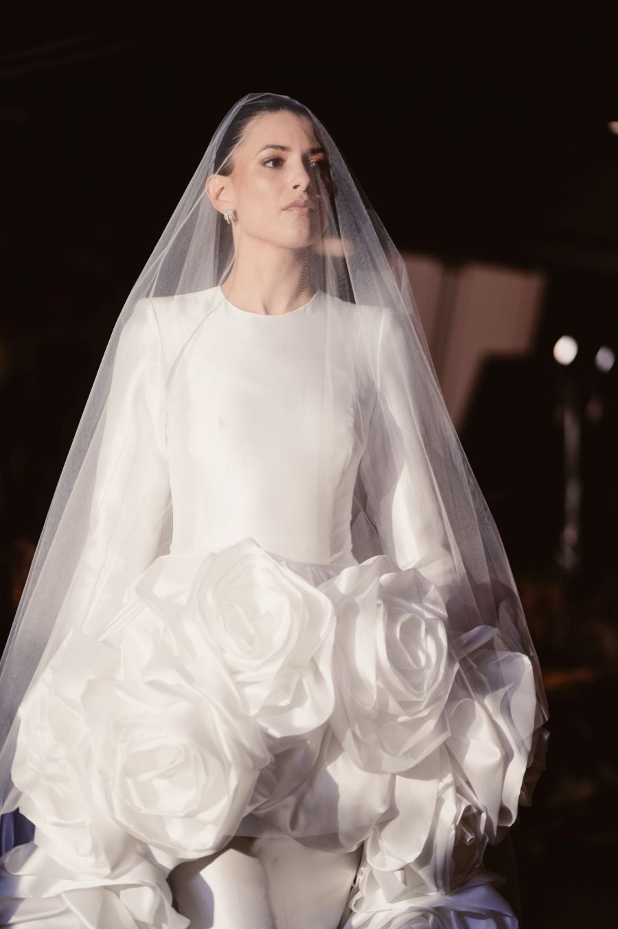 Arquitectura y poesía en el desfile de CLARO Couture