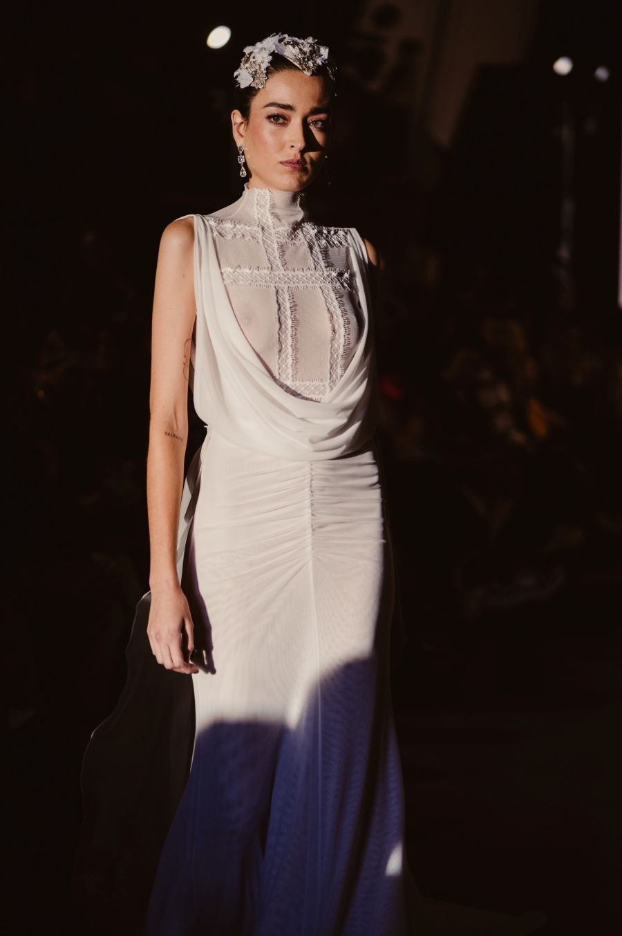 Arquitectura y poesía en el desfile de CLARO Couture