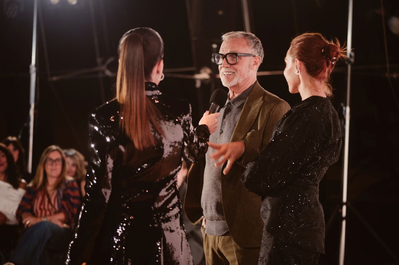 Arquitectura y poesía en el desfile de CLARO Couture