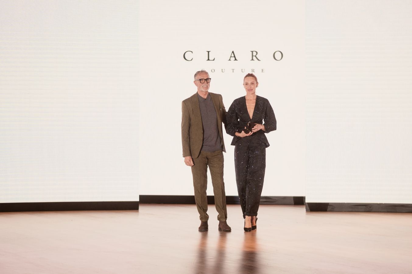 Arquitectura y poesía en el desfile de CLARO Couture