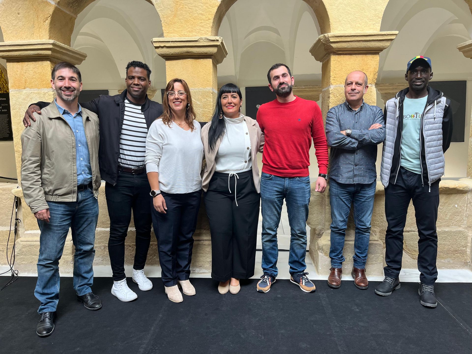 Proiektuan parte hartuko duten komunitateetako eta aldundiko ordezkariak.