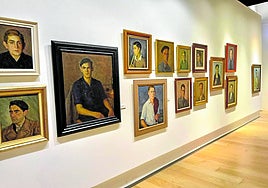 Los lienzos están ordenados en la sala por etapas para apreciar la evolución de un consagrado retratista.