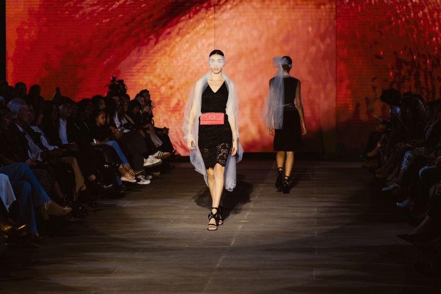 Martha Prada presenta su firma de bolsos Parenzo