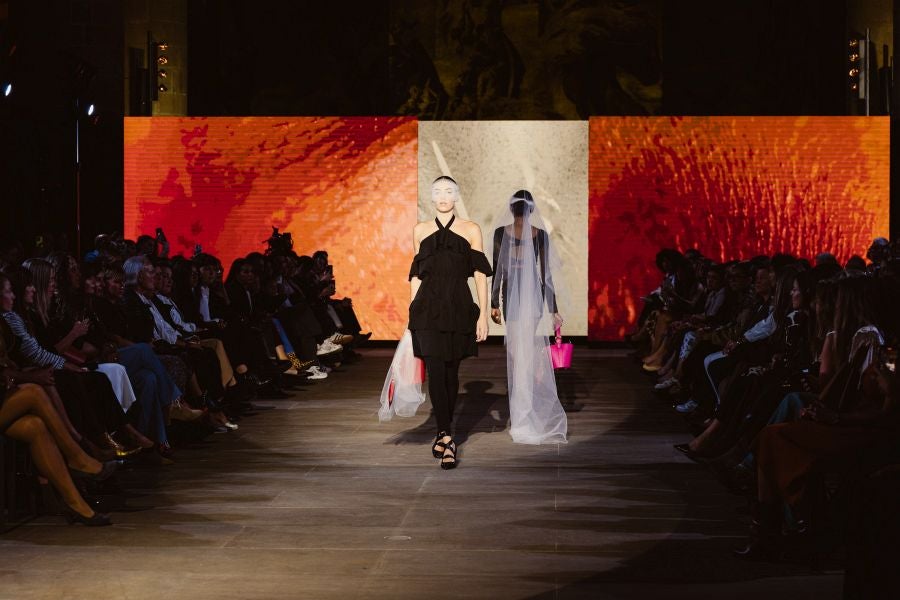 Martha Prada presenta su firma de bolsos Parenzo