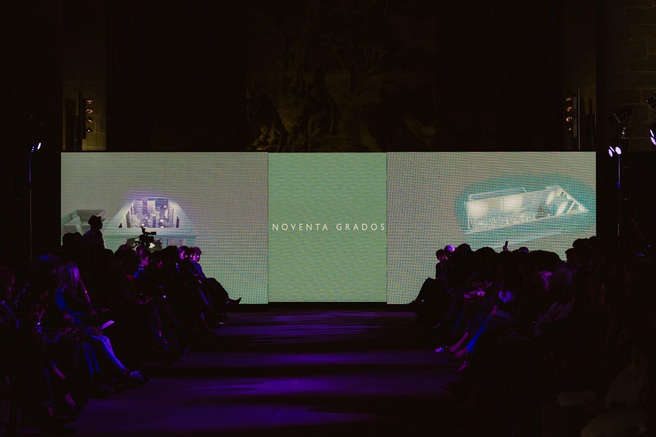 Desfile de Noventa Grados en SSMF