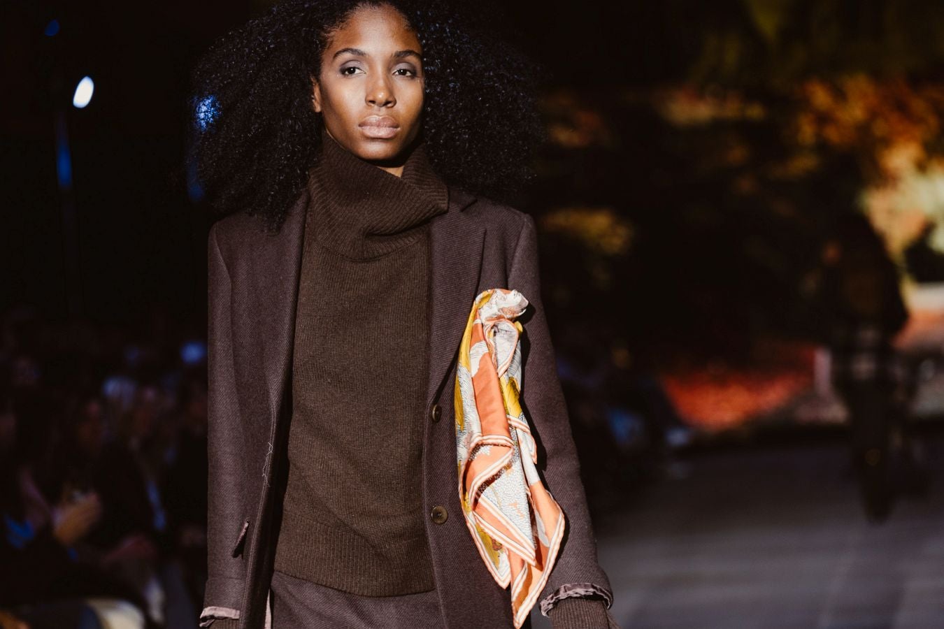 Siluetas amplias y relajadas en el desfile de Sketch