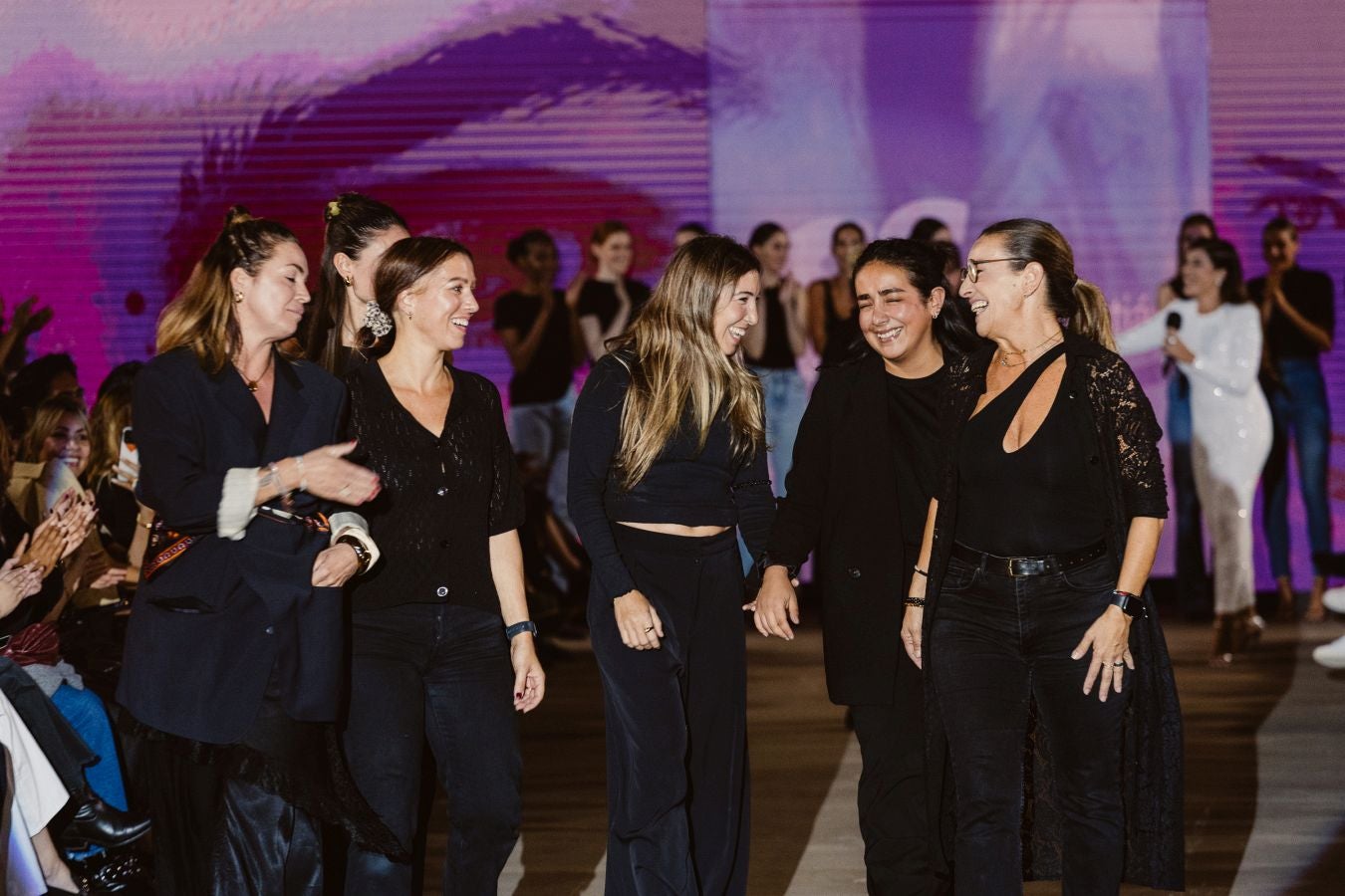 Alicia Rueda luce sus vestidos en San Telmo