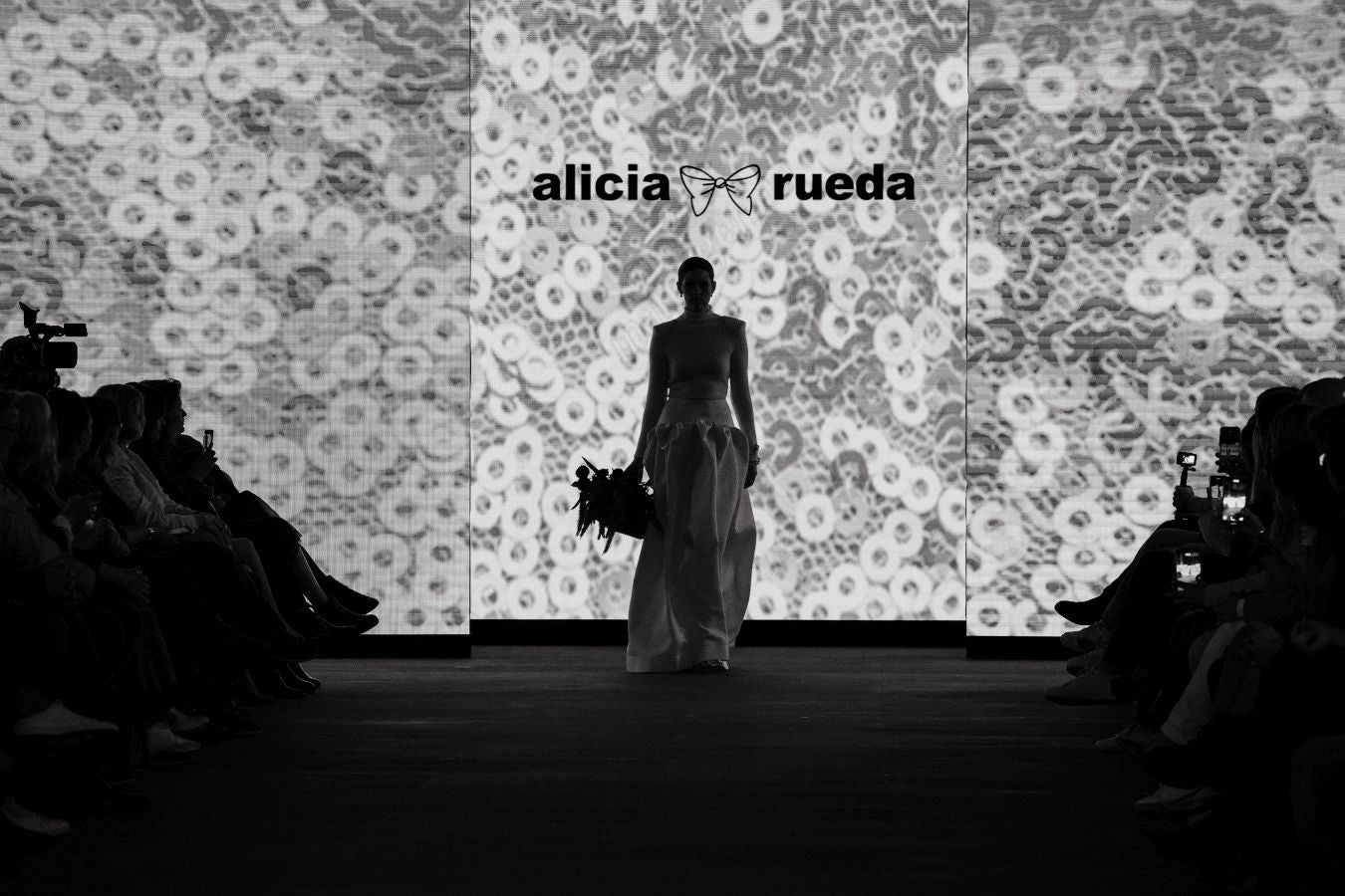 Alicia Rueda luce sus vestidos en San Telmo