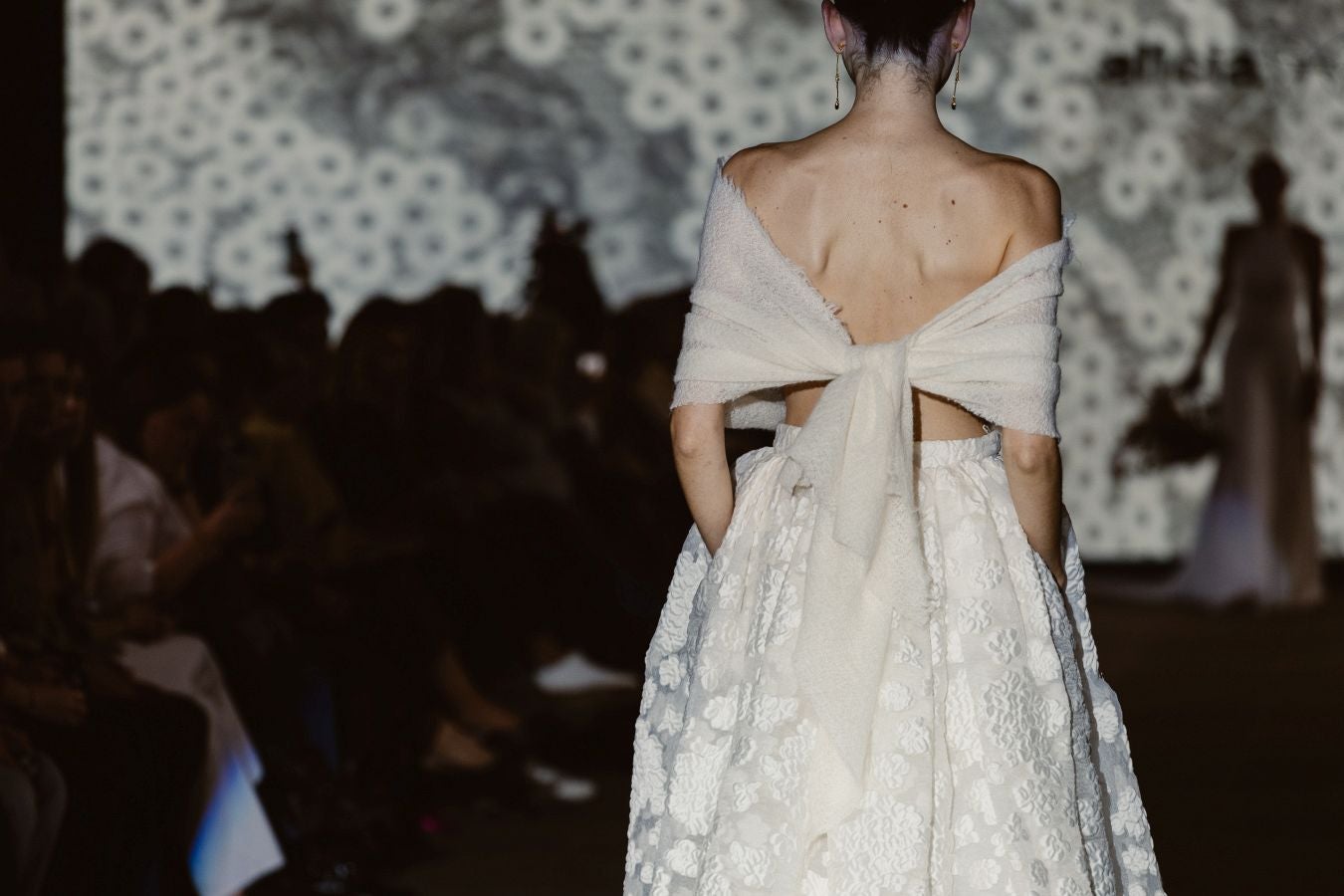 Alicia Rueda luce sus vestidos en San Telmo