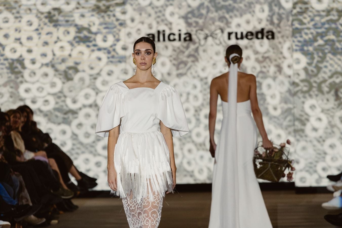 Alicia Rueda luce sus vestidos en San Telmo