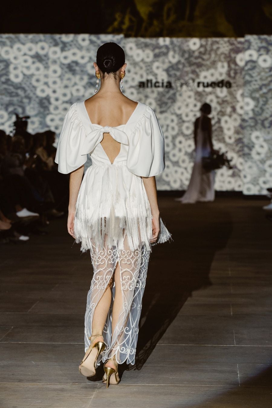 Alicia Rueda luce sus vestidos en San Telmo