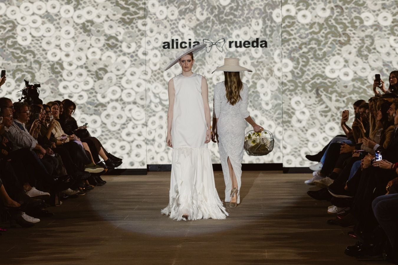Alicia Rueda luce sus vestidos en San Telmo