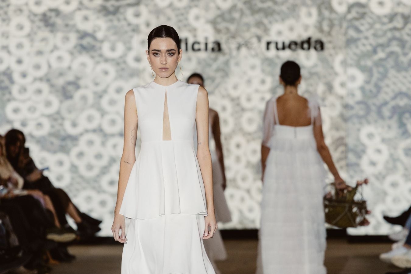 Alicia Rueda luce sus vestidos en San Telmo