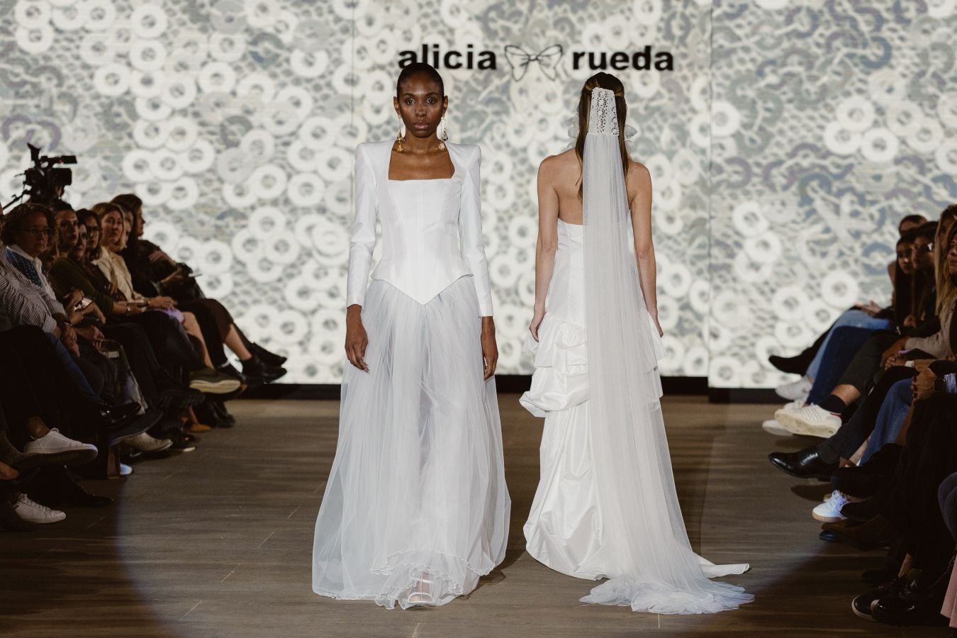 Alicia Rueda luce sus vestidos en San Telmo