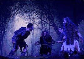 Ataunen elkartu ziren euskal mitologiaren pertsonaiak eta herriatarrak.