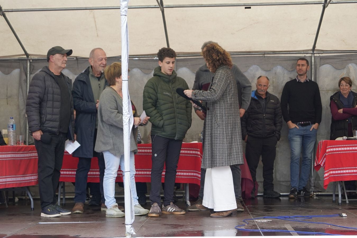 Ardiki egun bikaina Zaldibian