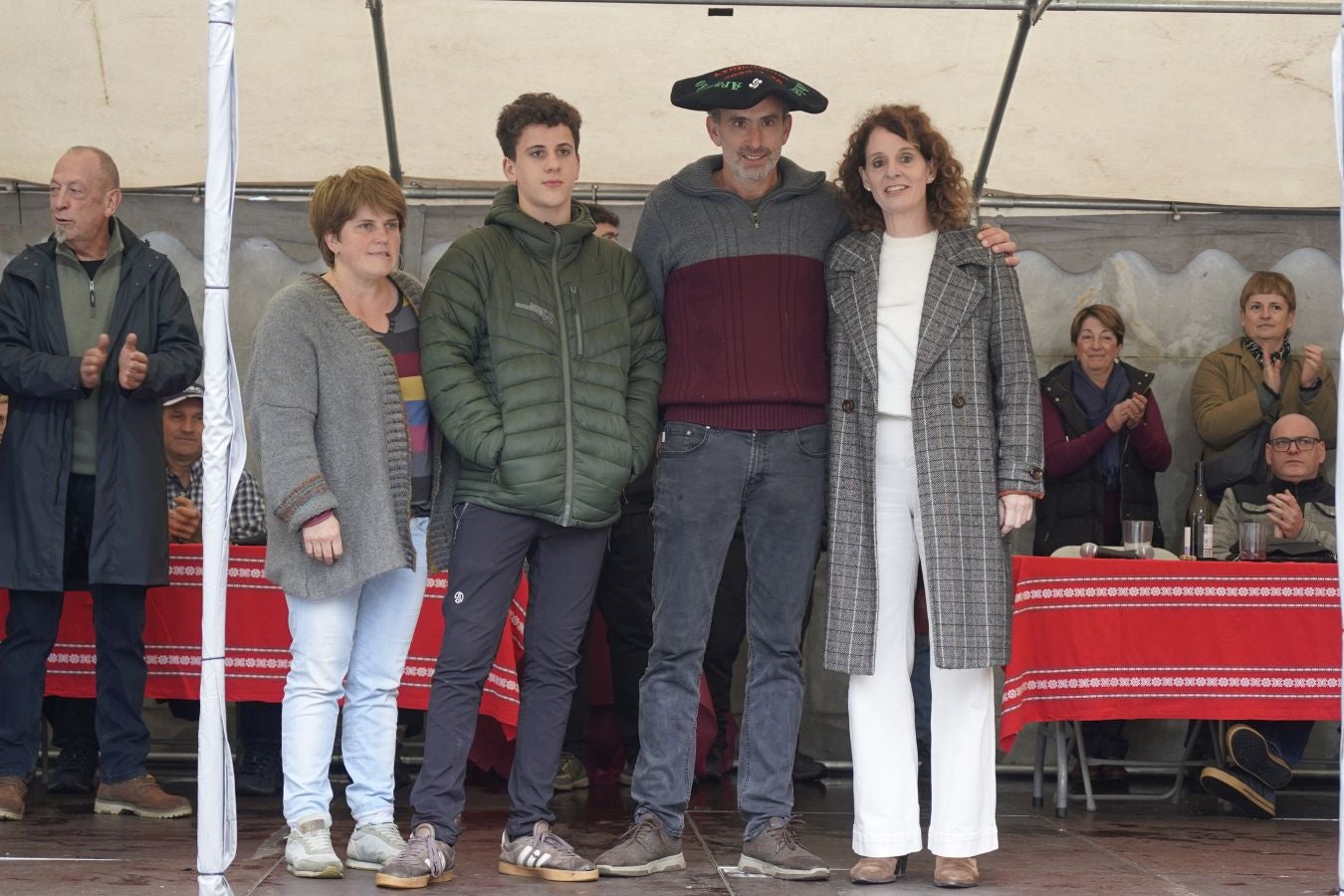 Ardiki egun bikaina Zaldibian