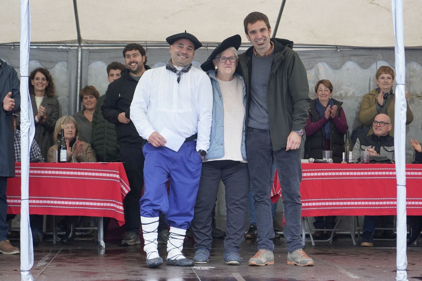 Ardiki egun bikaina Zaldibian