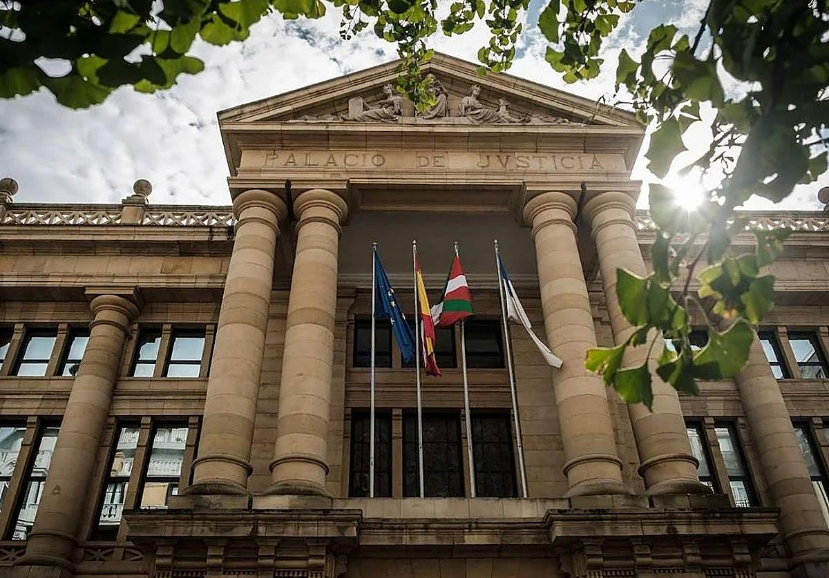 Solicitan 11 años de prisión por agredir a un varón con una botella en la cara en Irun