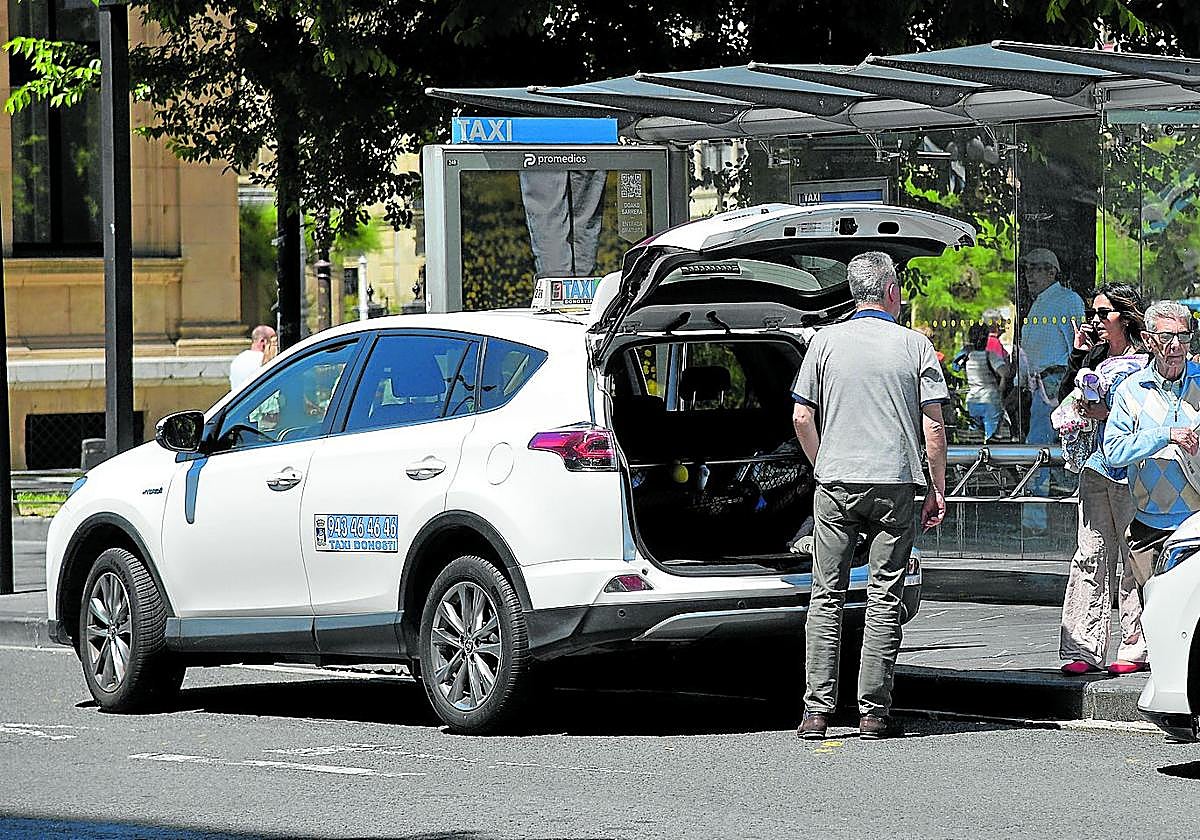 Coger un taxi en Donostia el año que viene será un 2,4% más caro.