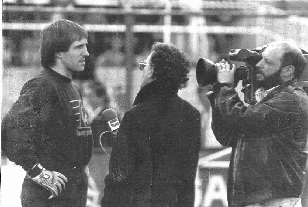 Ochoterena, entrevistado por TVE cuando era portero del Valencia