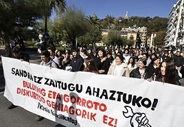 Manifestación estudiantil contra el bullying hoy en Donostia.