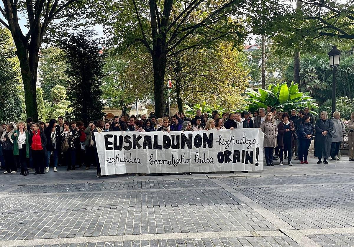 Aldundiak hizkuntza eskakizunetan egin duen «atzerapausoa» deitoratu du Kontseiluak