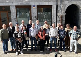 Representantes de la Cofradía de San Crispín y San Crispiniano, tras su última junta anual.