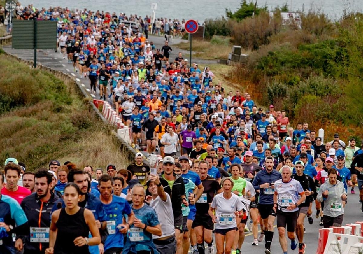 3.600 personas se habían inscrito a la Donibane Lohizune-Hondarribia, que se corrió con buen tiempo y sin incidencias.