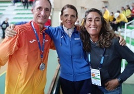 De las Hernas, Esnaola y Rojo en la localidad francesa de Albi.