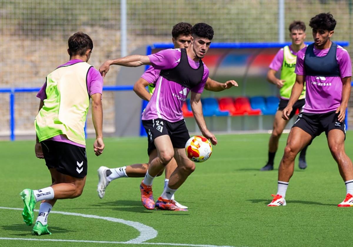 El filial ya se entrena para viajar a Zaragoza este domingo.