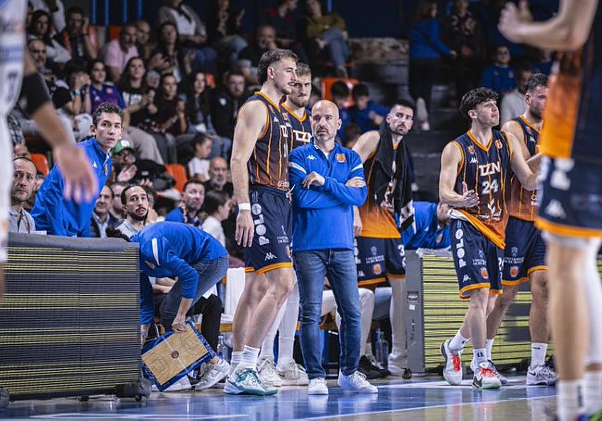 Jordi Juste da durante un partido en El Plantío.
