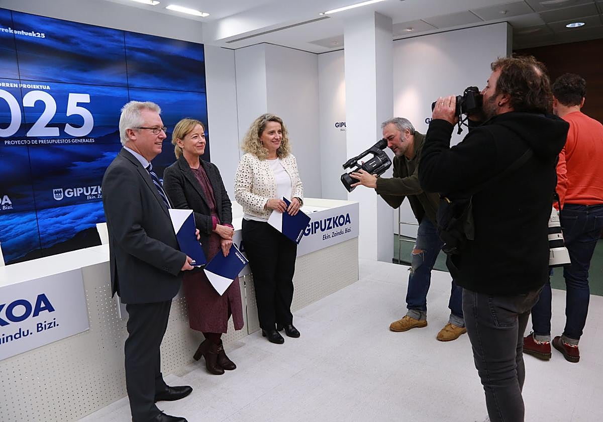 Asensio, Mendoza y Agirre, con los Presupuestos de 2025.