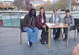 Representantes de las entidades convocantes han comparecido en la plaza San Juan.