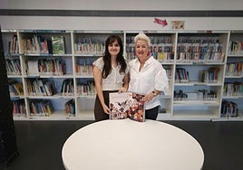 Aitziber Raya eta Gotzone Butron, agerraldian.