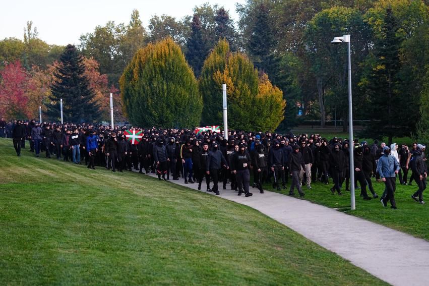 Los manifestantes contra la presencia de Vito Quiles.