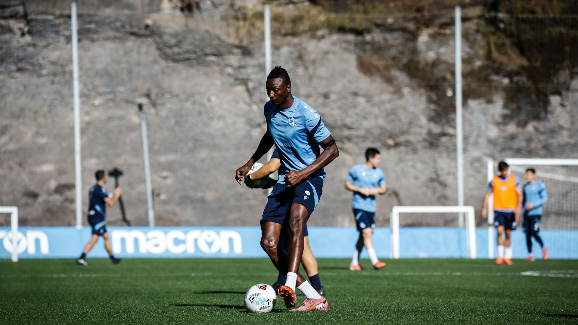 Soleado ensayo para el derbi en Zubieta