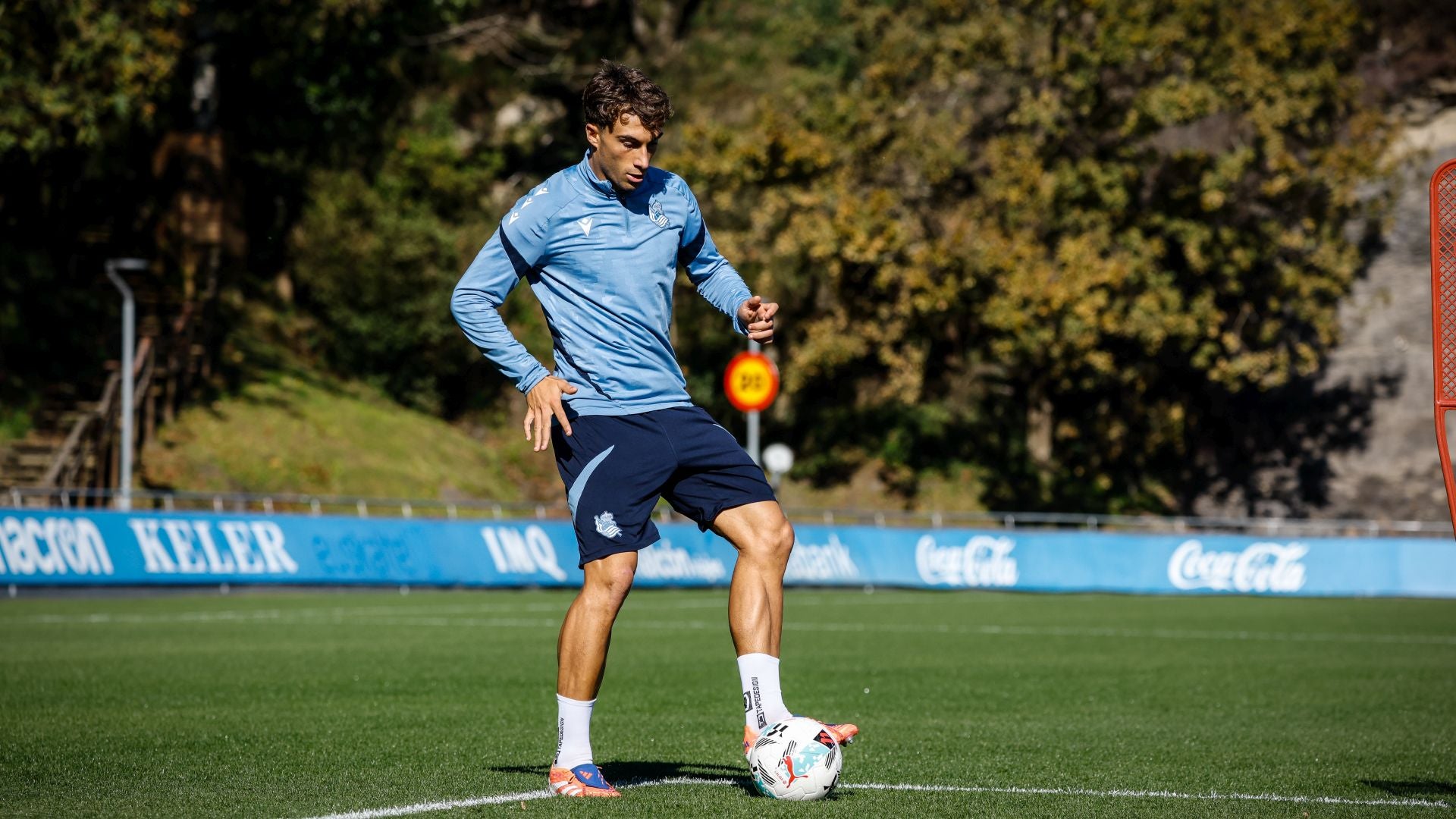 Soleado ensayo para el derbi en Zubieta