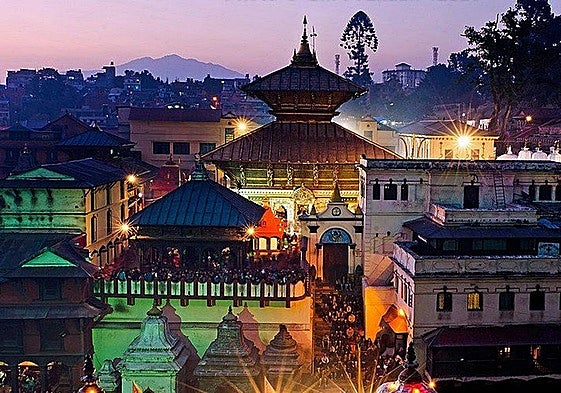 Vista del templo hinduista de Pashupatinath, en Katmandú.