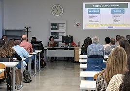 Presentación de los cursos a los nuevos alumnos.