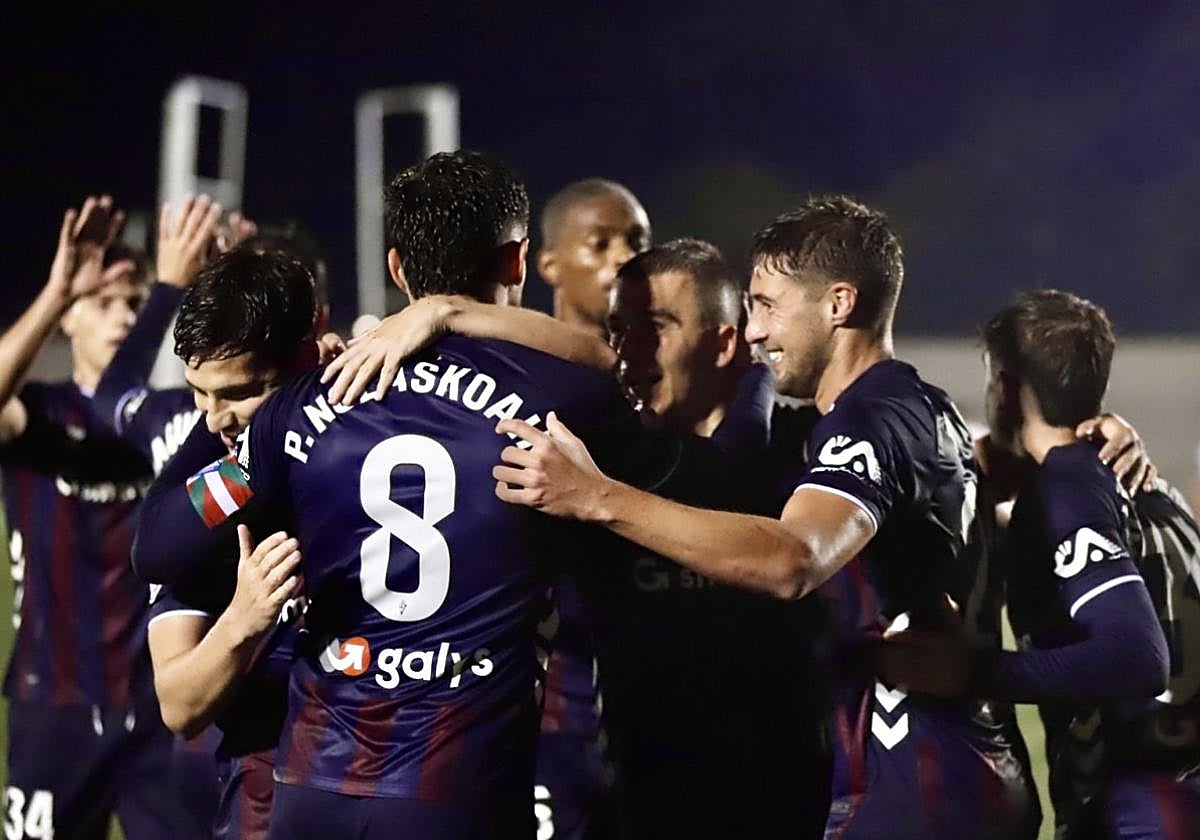 El Eibar consiguió el miércoles en la primera ronda de la Copa del Rey su primer triunfo a domicilio, y quiere aprovecharlo en Almería.