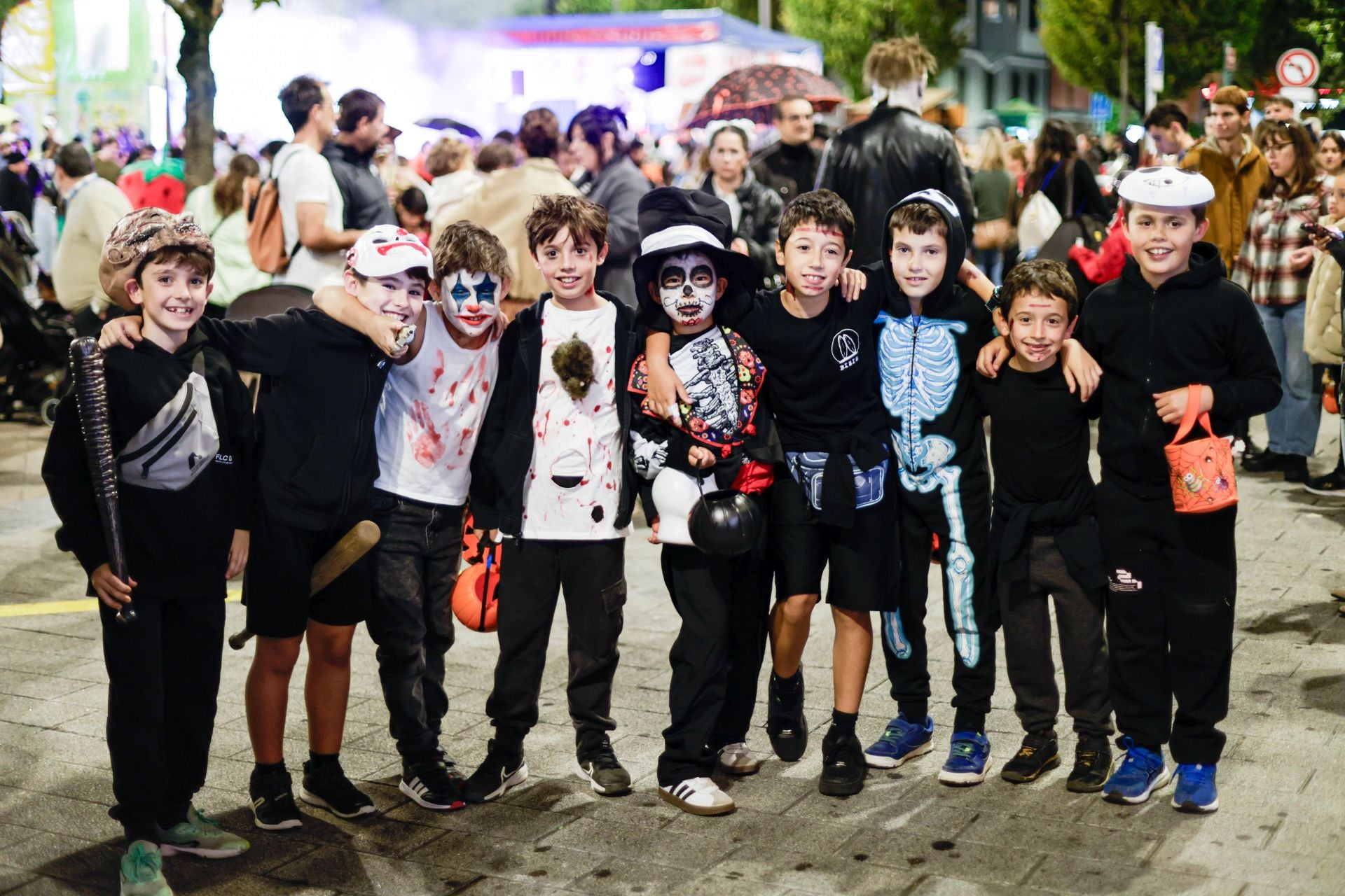 Gau Beltzaren izpiritua berreskuratu dute Irunen