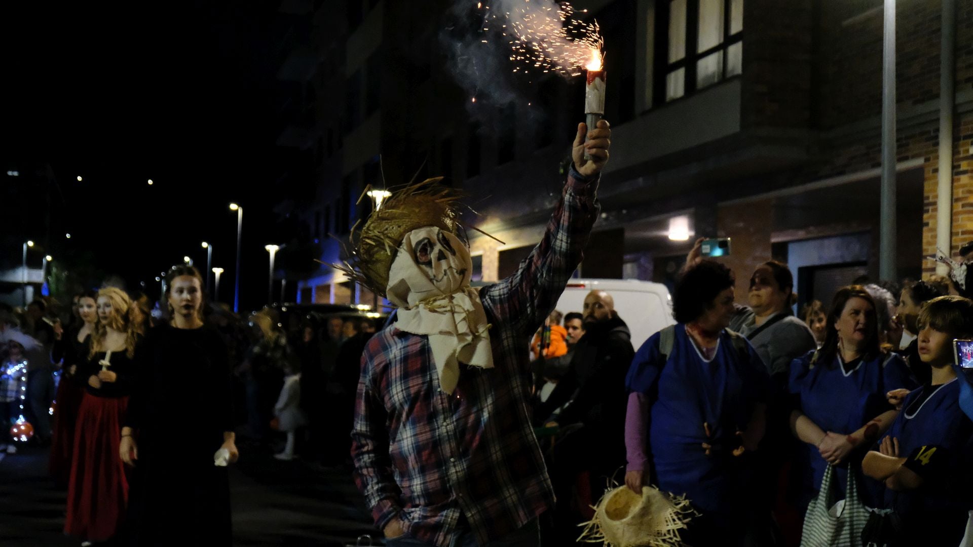 200 personas toman las calles de Urnieta