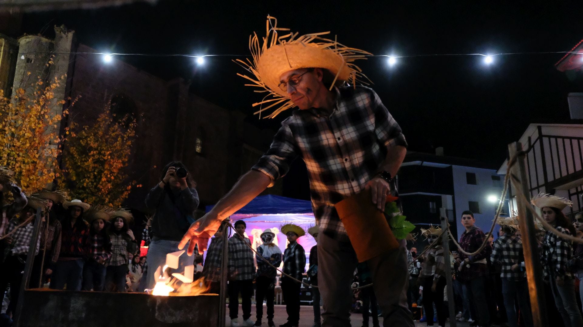 200 personas toman las calles de Urnieta