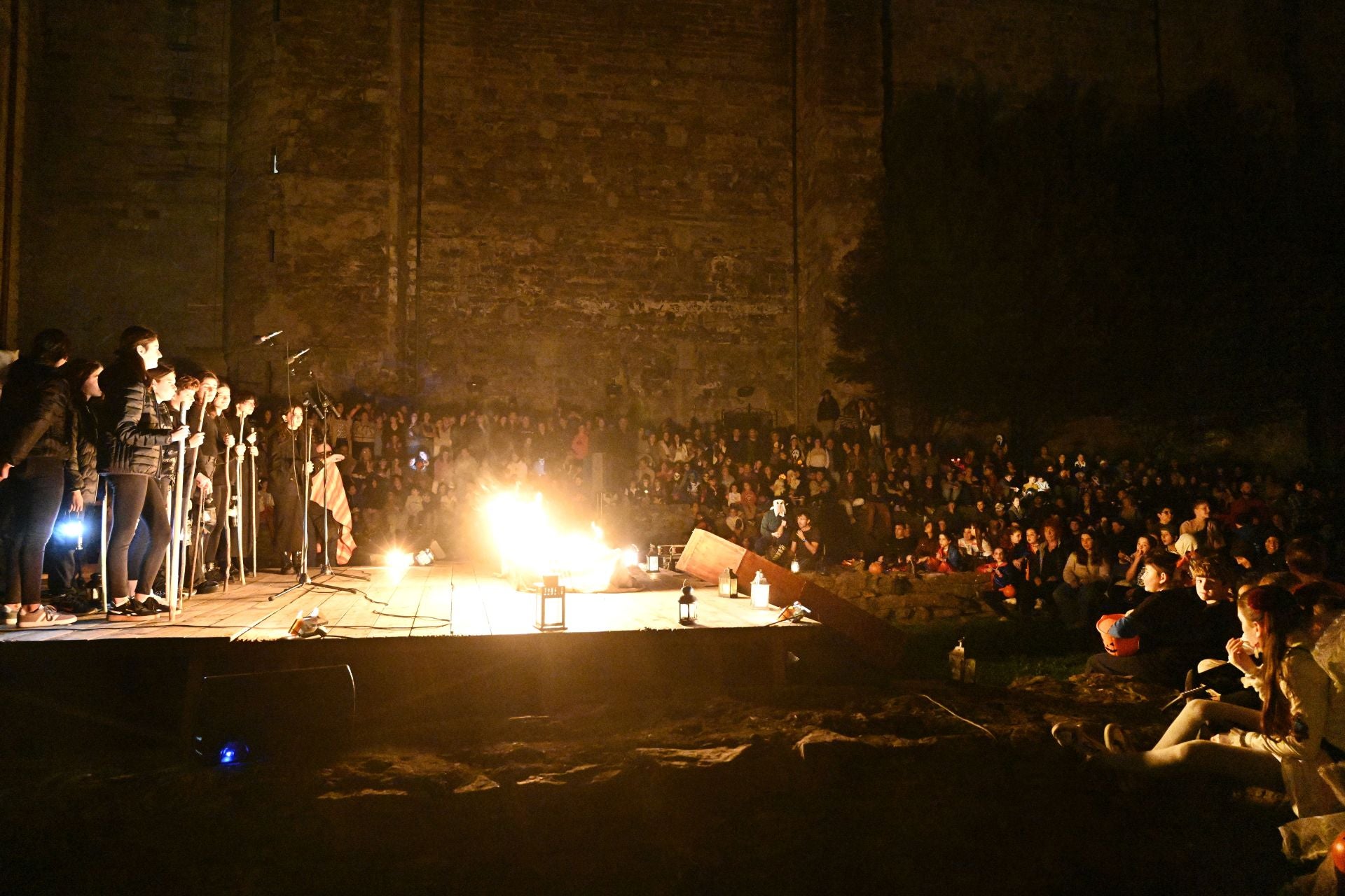 Makilak, kandelak eta mozorroak Tolosan