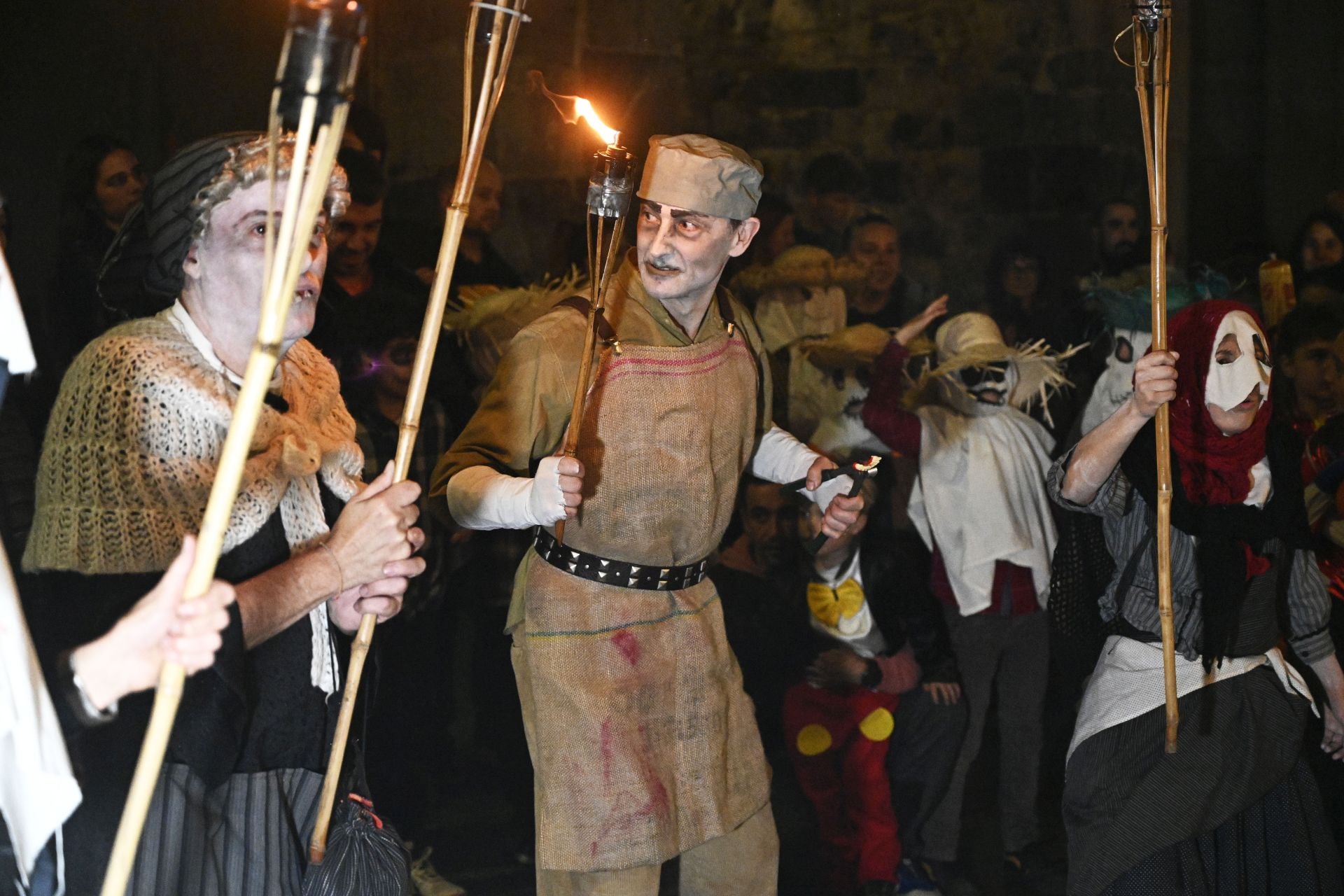 Makilak, kandelak eta mozorroak Tolosan