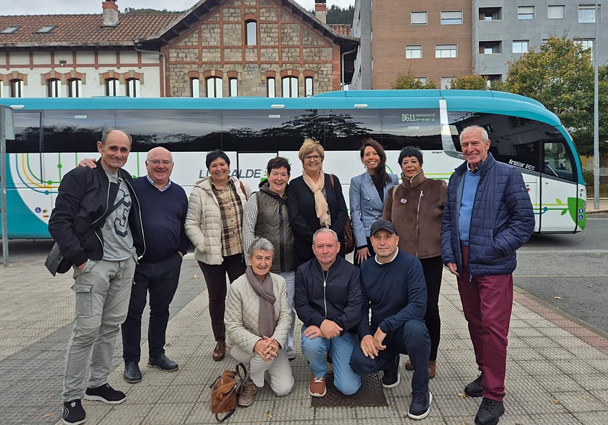 La diputada Azahara Domínguez se ha reunido hoy en Arrasate con representantes de Anakon.