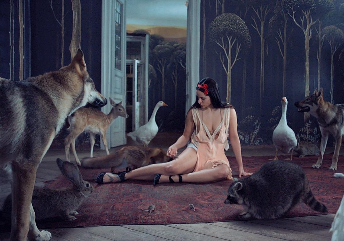 Imagen principal - Rosalía y la conquista de la luz