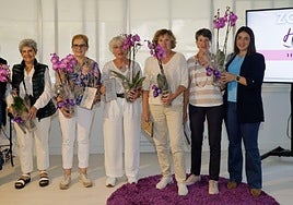 Representantes de Haizea en el acto para la entrega del III Premio Lila, concedido en 2024 a la asociación por su labor a favor de la igualdad.